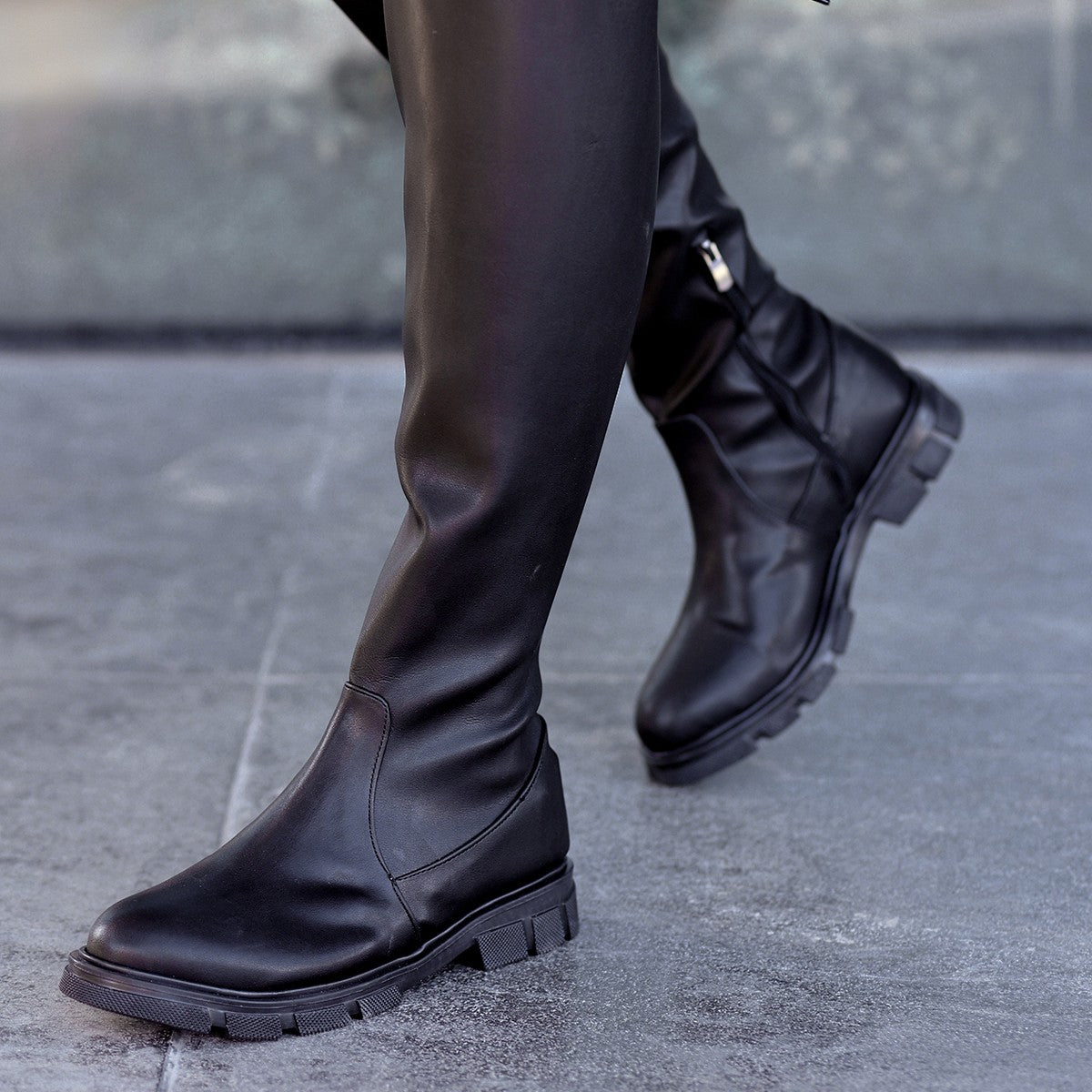 Iyan Siyah Cilt Çorap Çizme