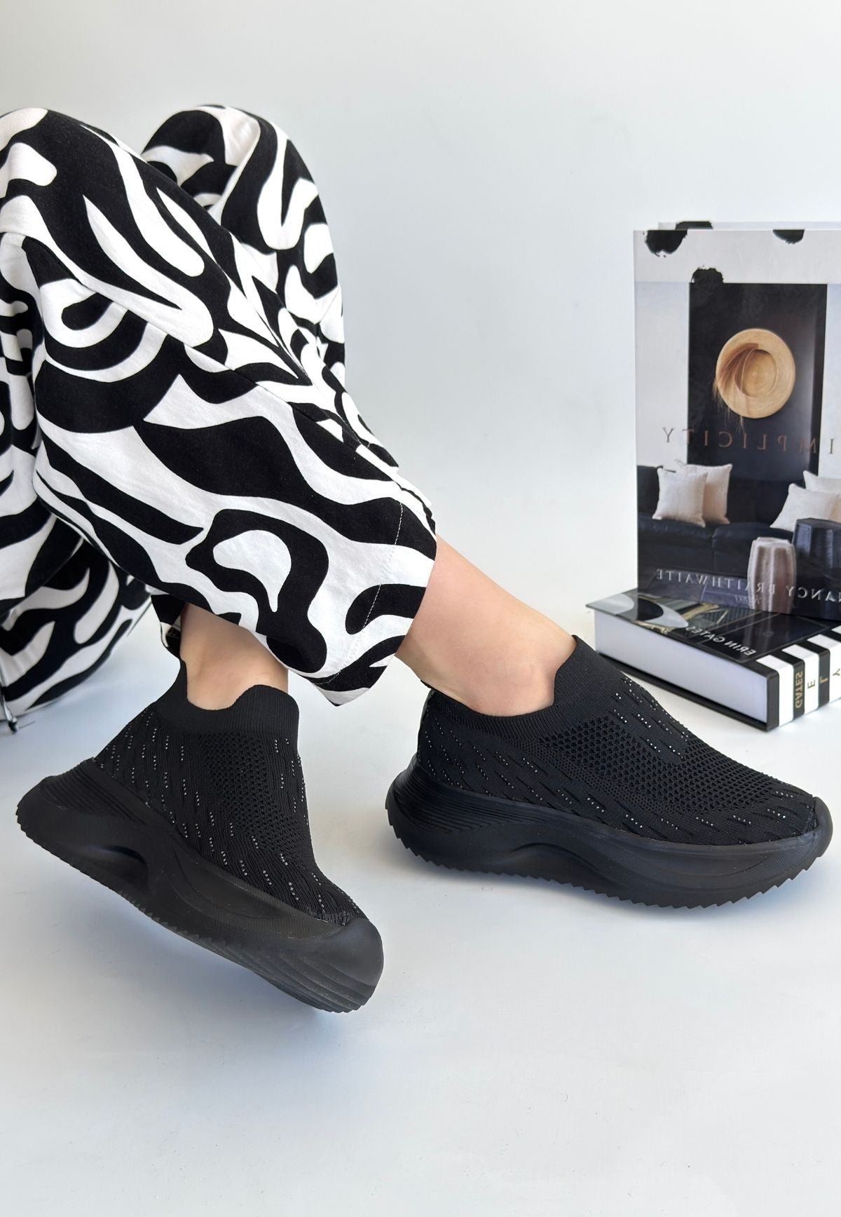 Soord Siyah Triko Boncuk İşlemeli Spor Ayakkabı