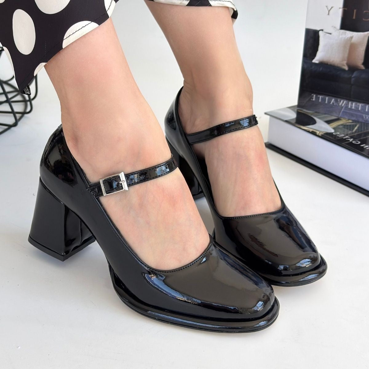 Puar Siyah Rugan Topuklu Ayakkabı