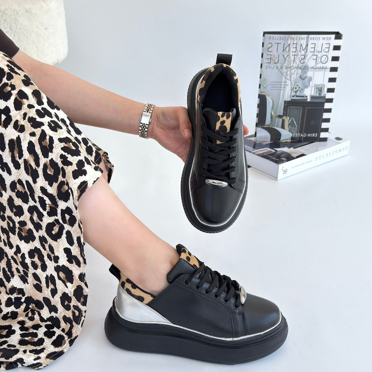 Jista Siyah Cilt Gümüş Detaylı Bağcıklı Spor Ayakkabı