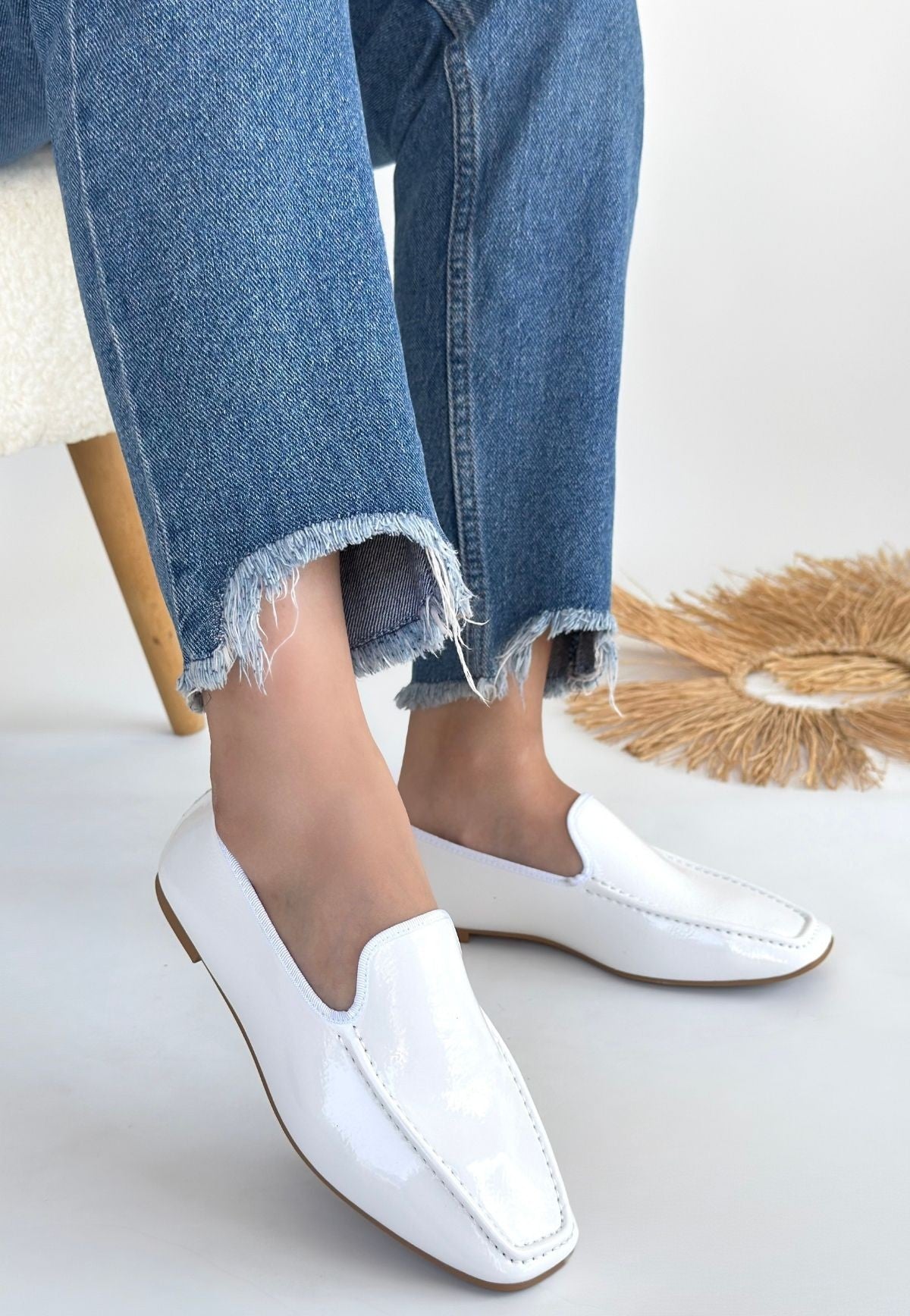 Betra Beyaz Rugan Babet Ayakkabı