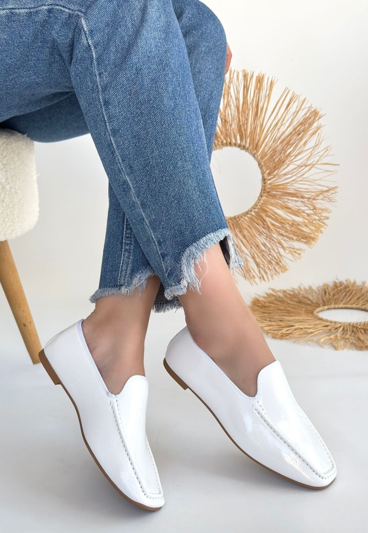 Betra Beyaz Rugan Babet Ayakkabı