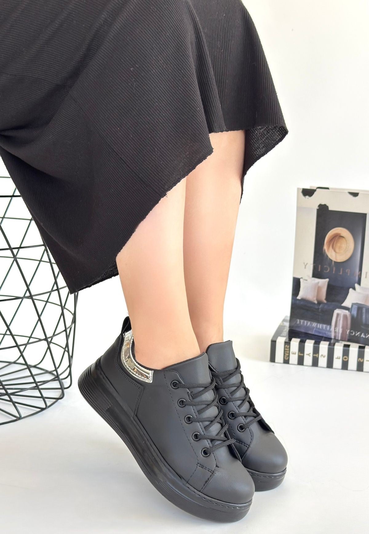 Sofio Siyah Cilt Bağcıklı Spor Ayakkabı