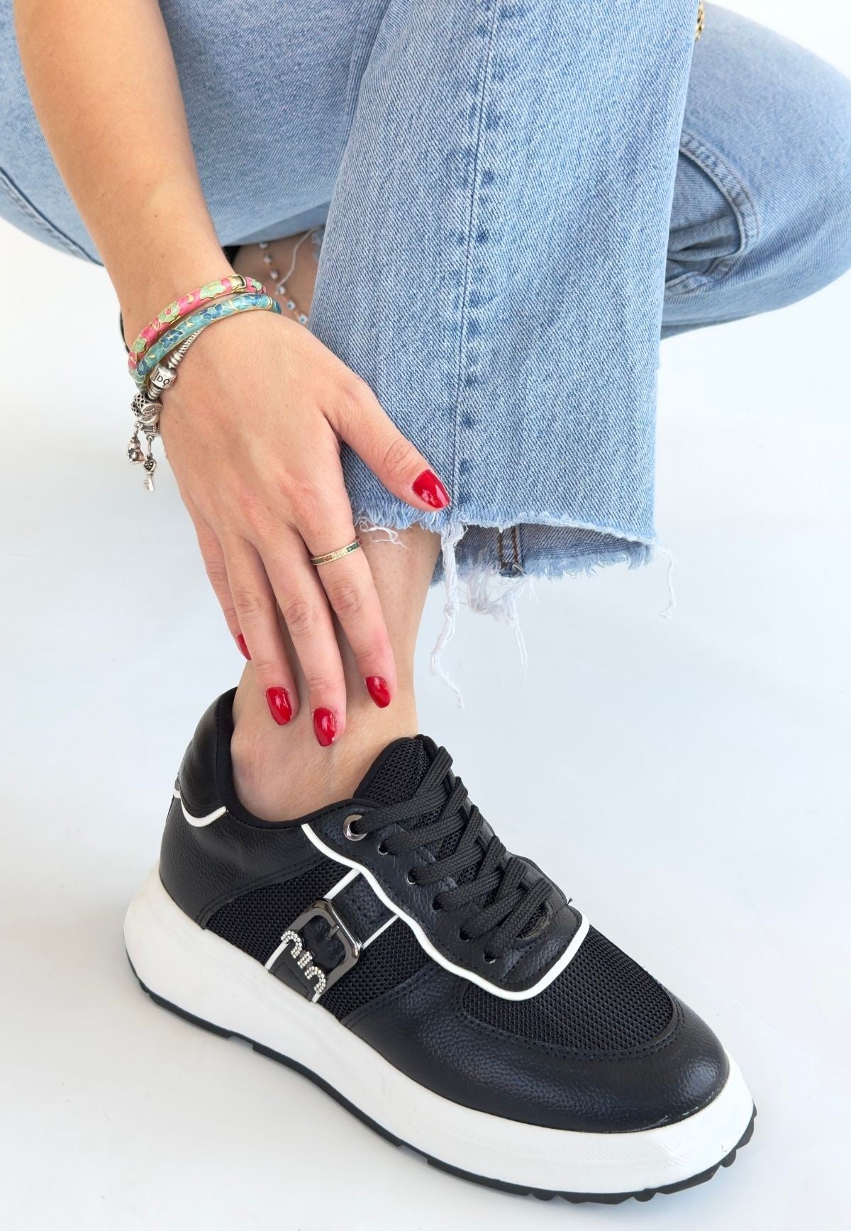 Tanwe Siyah Cilt Bağcıklı Spor Ayakkabı