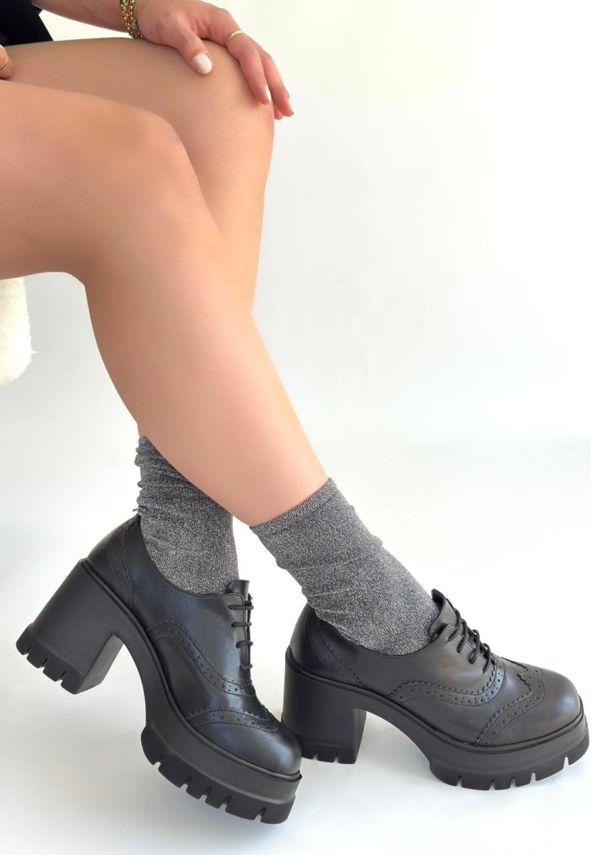 Tiwer Siyah Cilt Dolgu Topuk Ayakkabı